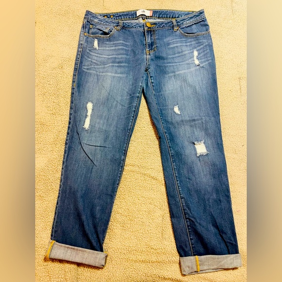 Very Gently Worn Cabi Slim Boyfriend Jeans, Sz 14 - Picture 1 of 15